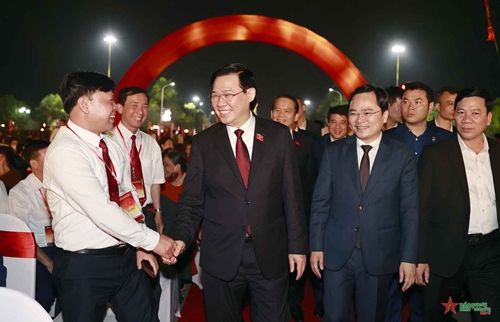 Chủ tịch Quốc hội Vương Đình Huệ chúc Thuận Thành “thuận lòng dân, vạn sự thành”
